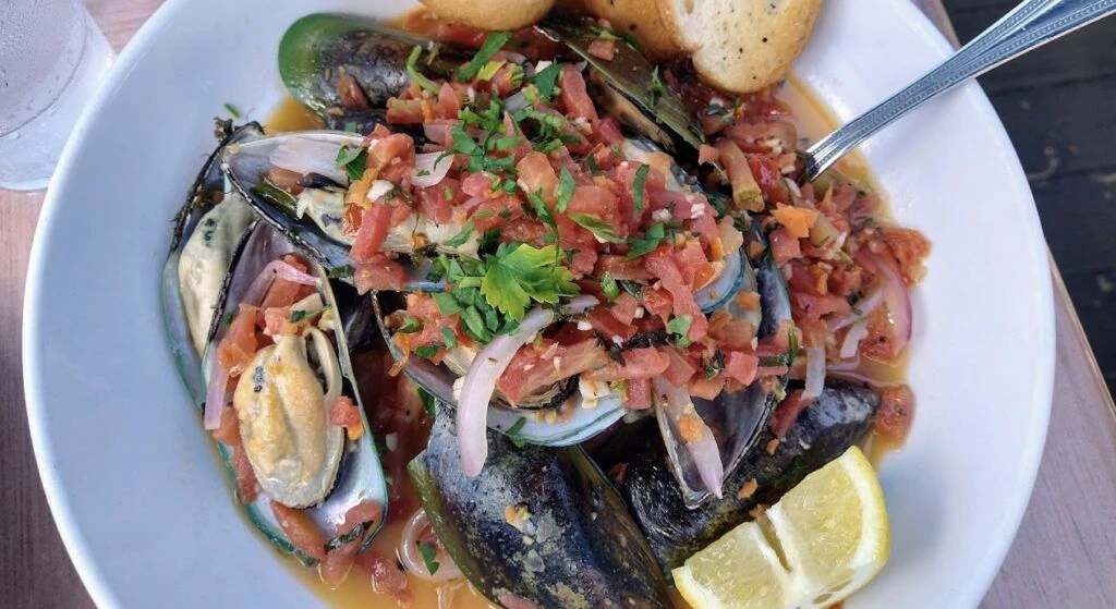 fresco-s-waterfront-bistro-004