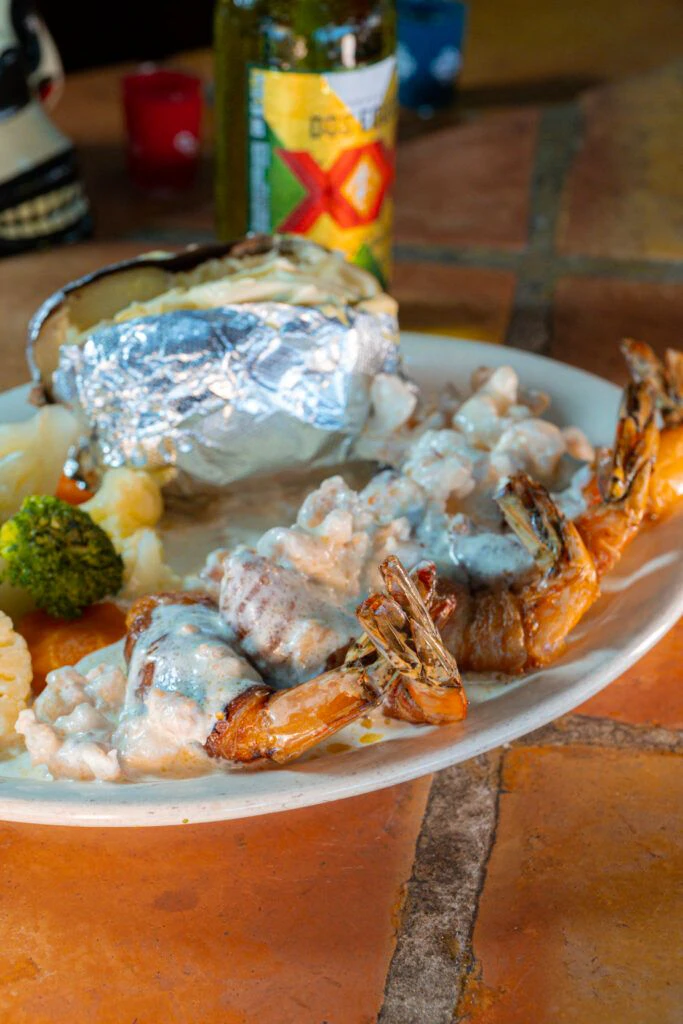 lucky-s-cantina-006