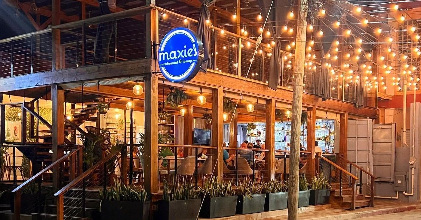 Maxie's Restaurant & Lounge