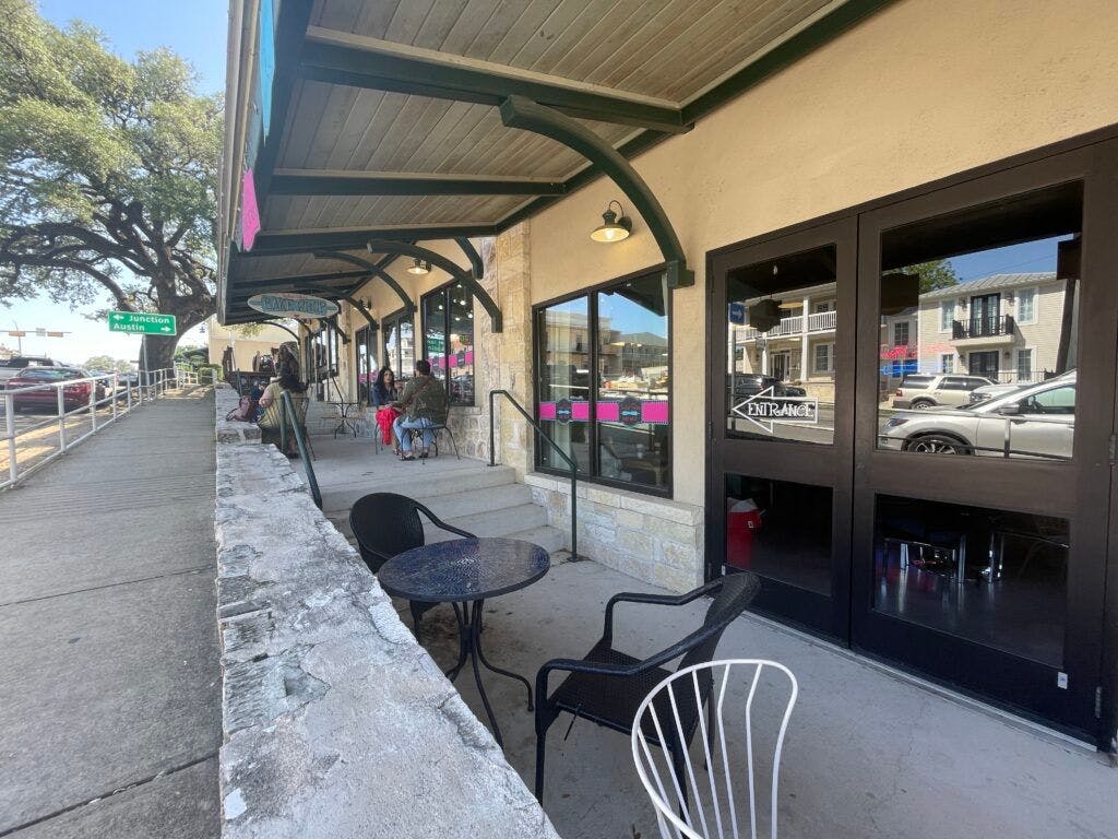 twisted-sisters-bake-shop-009