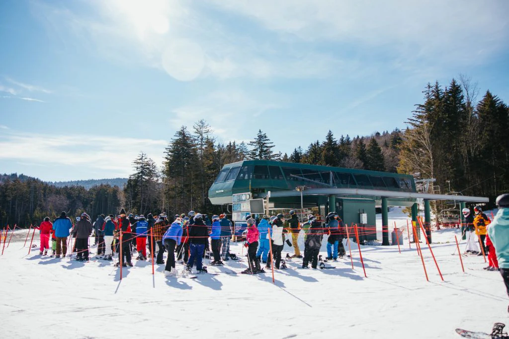 skiing-and-snowboarding-on-snowshoe-mountain-024