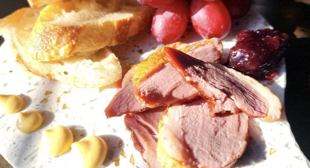 stylus-wine-and-vinyl-bar-003