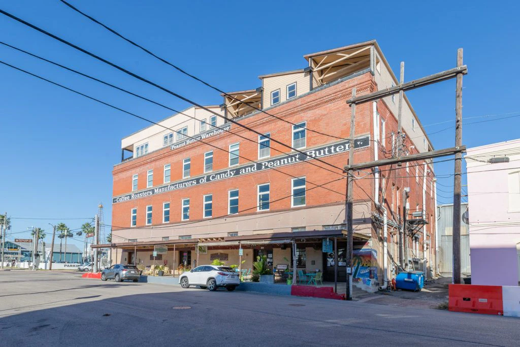 peanut-butter-warehouse-boutique-001