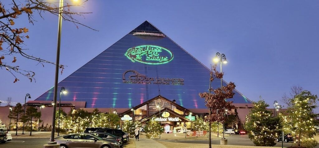 bass-pro-shops-at-the-pyramid-001