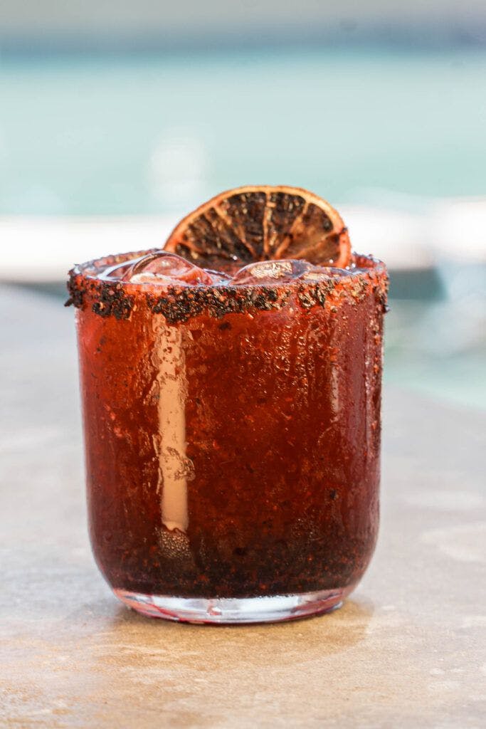 swim-pool-lounge-010