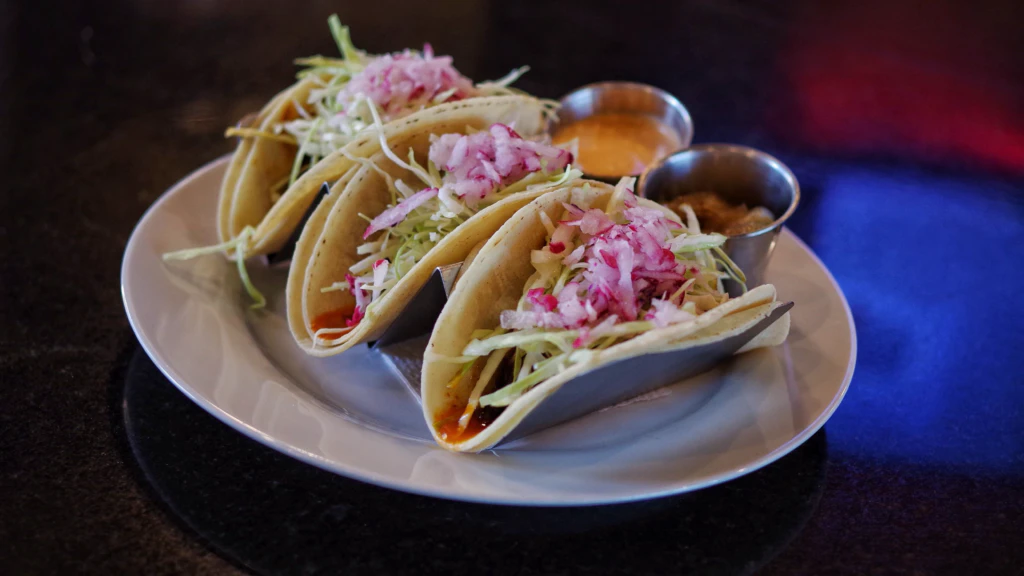 colin-s-cantina-002