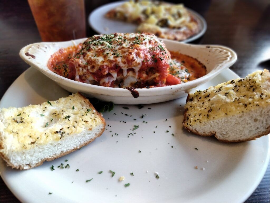 toll-station-pizza-and-grill-004