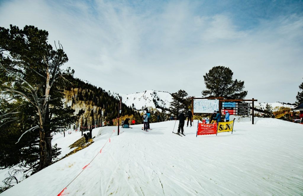 skiing-and-snowboarding-010