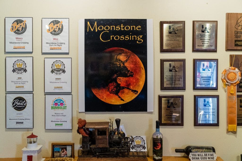 moonstone-crossing-tasting-room-003