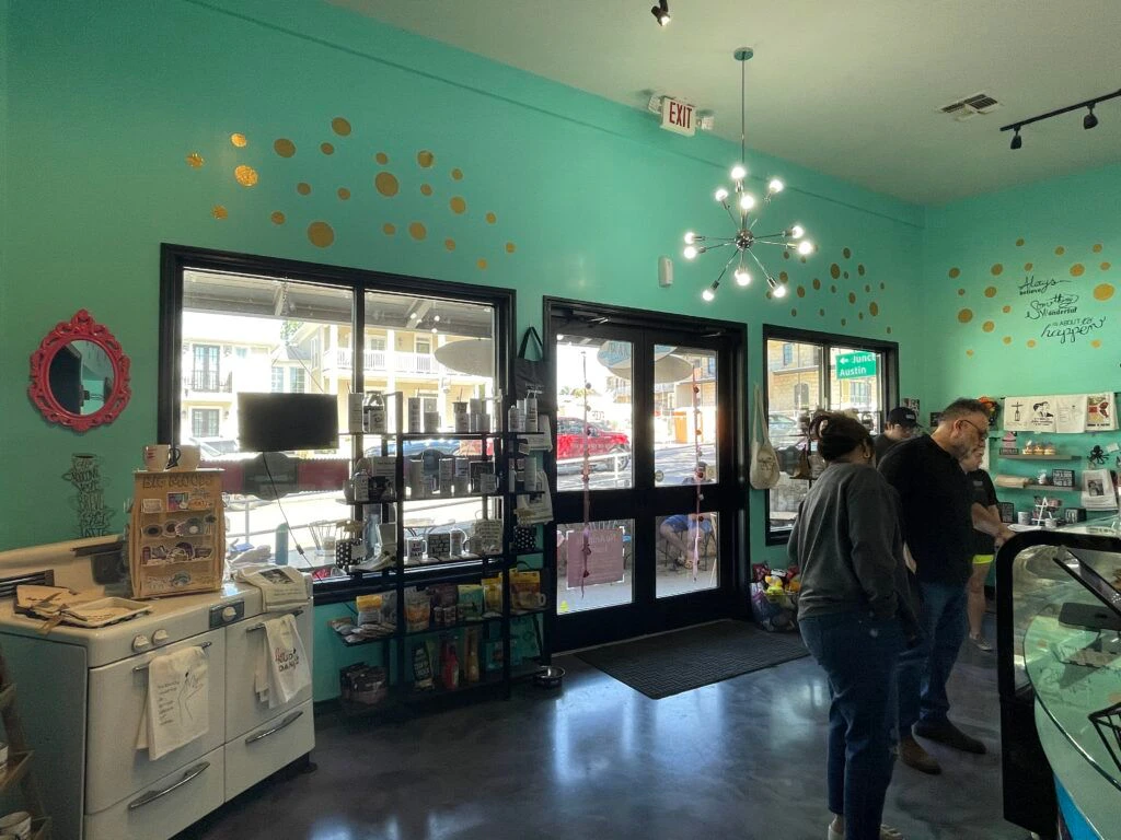 twisted-sisters-bake-shop-006