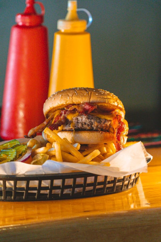 bryan-s-sports-bar-021