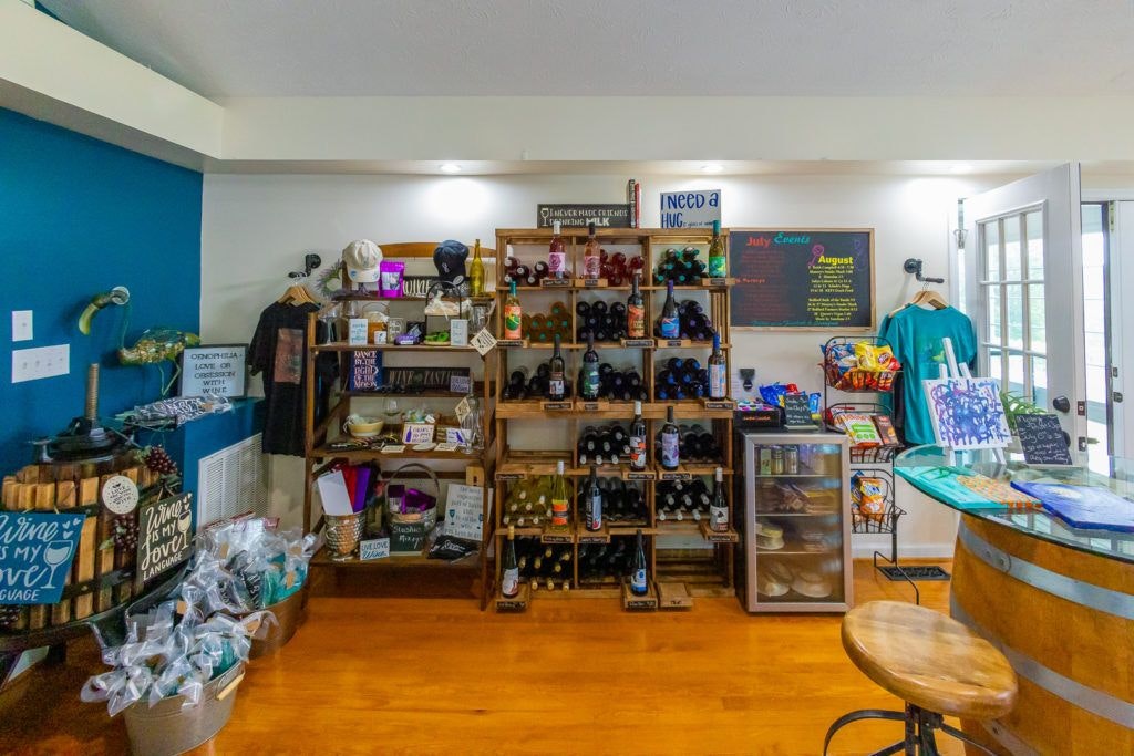 fables-and-feathers-winery-044