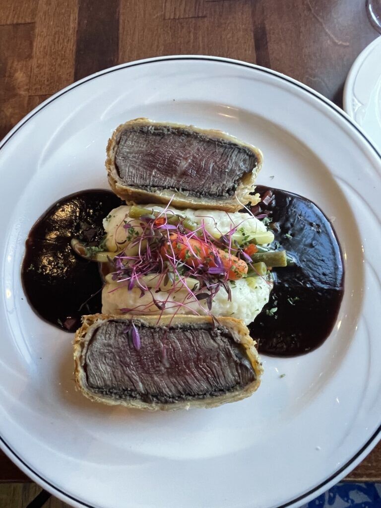 the-brentwood-restaurant-and-wine-bistro-002