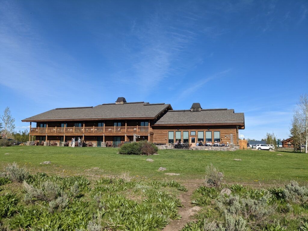 last-chance-bar-and-grill-at-trouthunter-001