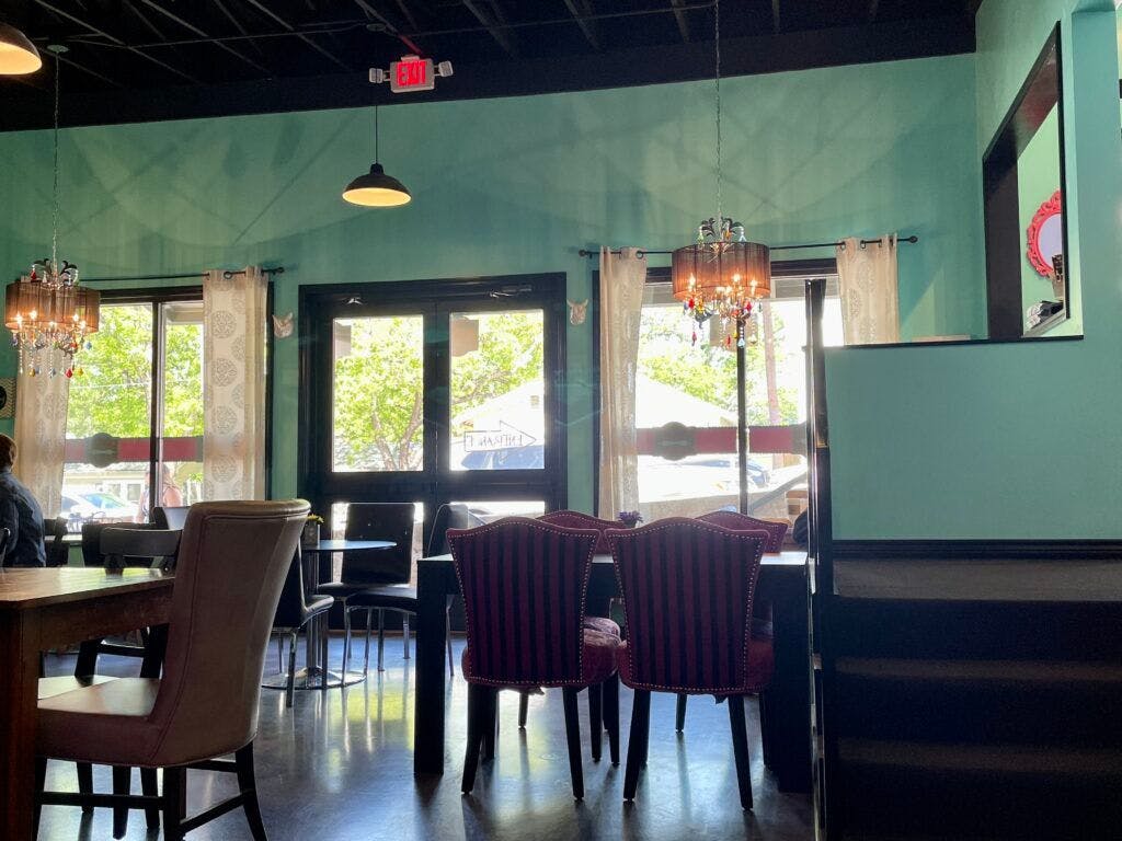 twisted-sisters-bake-shop-003