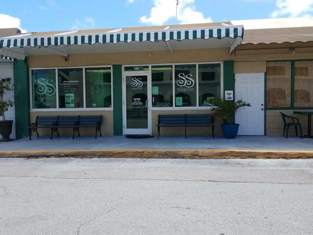 the-s-and-s-cafe-and-wine-bar-002