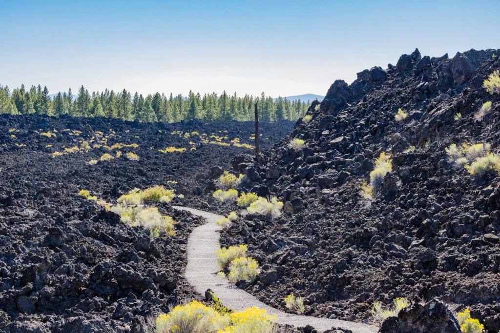 lava-butte-and-lands-visitor-center-026