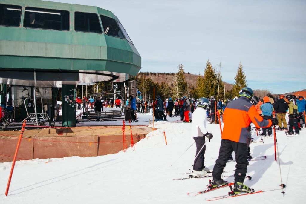 skiing-and-snowboarding-on-snowshoe-mountain-012