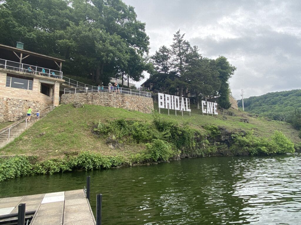 bridal-cave-and-thunder-mountain-park-002