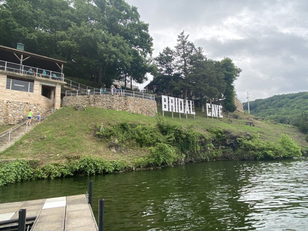 bridal-cave-and-thunder-mountain-park-002