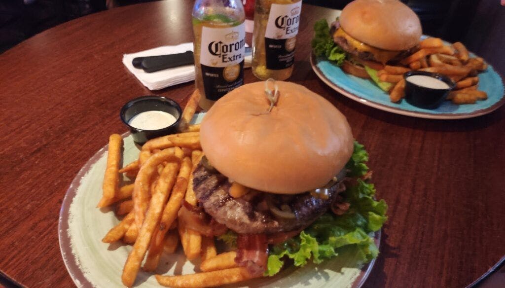 murray-s-saloon-and-eatery-004