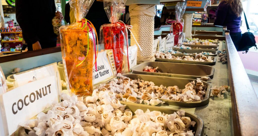 bruce-s-candy-kitchen-002