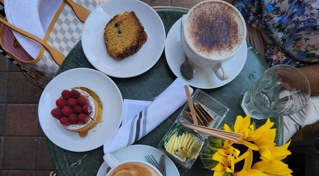 ann-s-florist-and-coffee-bar-002