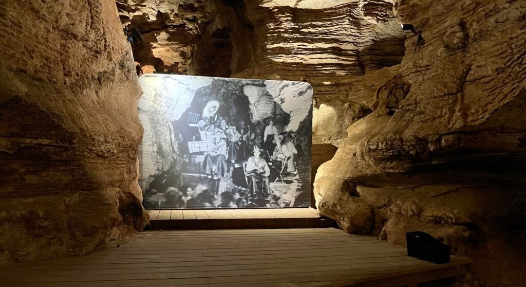 longhorn-cavern-state-park-004