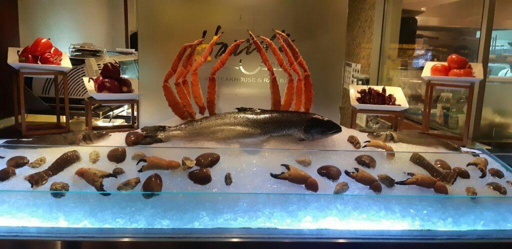 harry-s-steakhouse-and-raw-bar-003