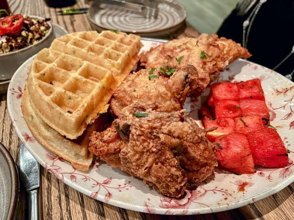 yardbird-table-and-bar-002