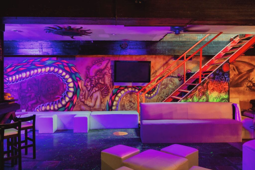 emiliano-s-sport-bar-018