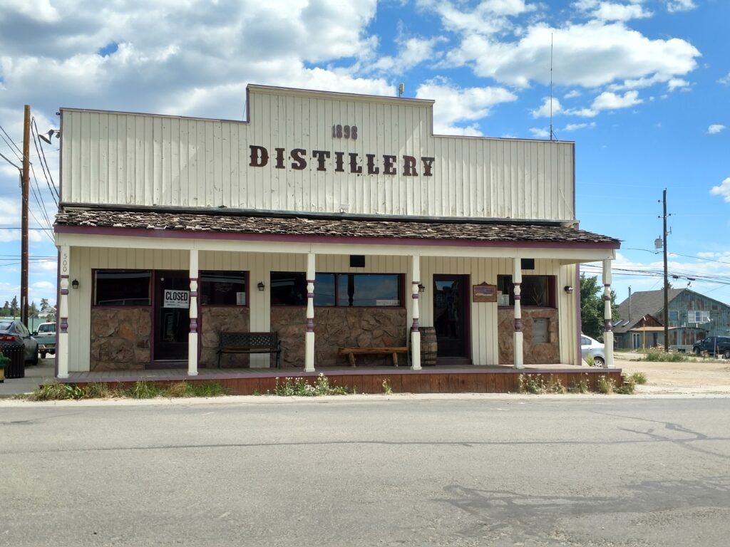 snitching-lady-distillery-001