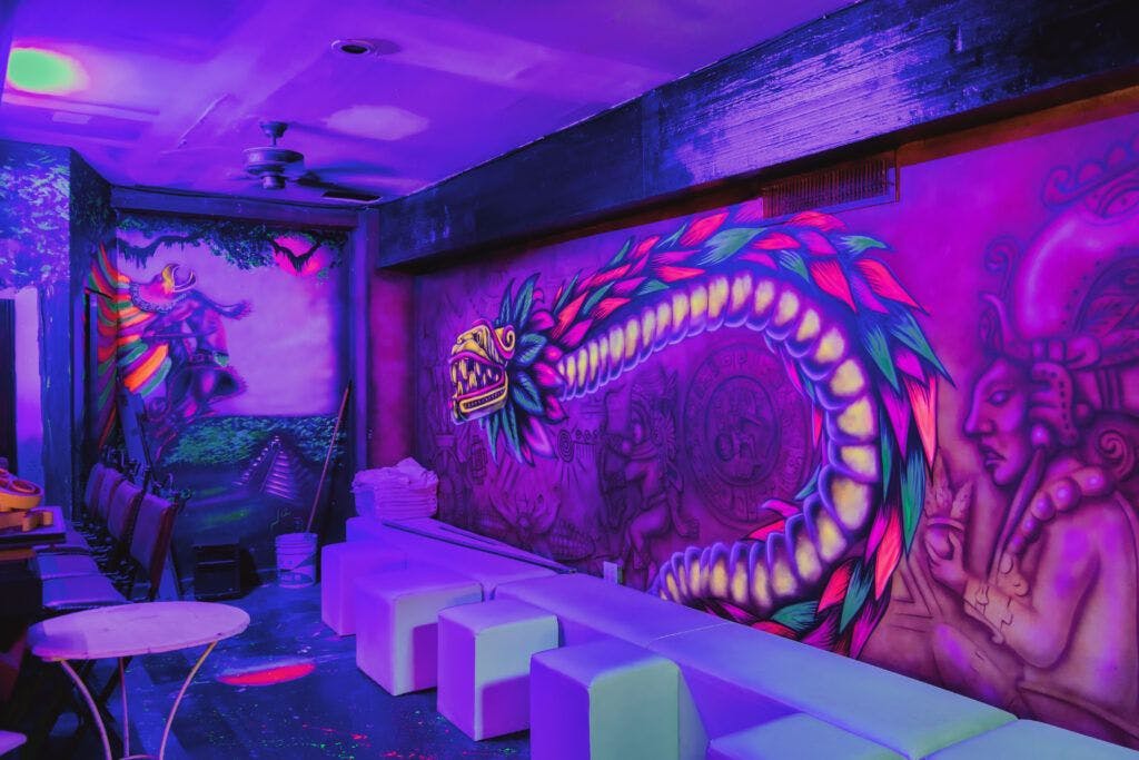 emiliano-s-sport-bar-019