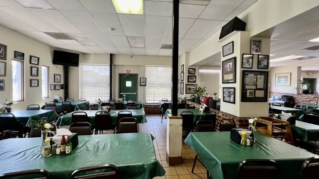 the-four-way-soul-food-restaurant-001