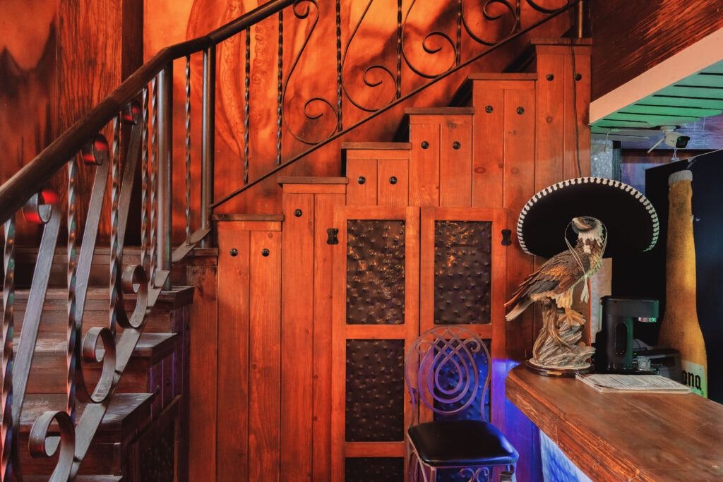 emiliano-s-sport-bar-014