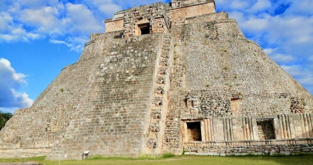 uxmal-archaeological-zone-002