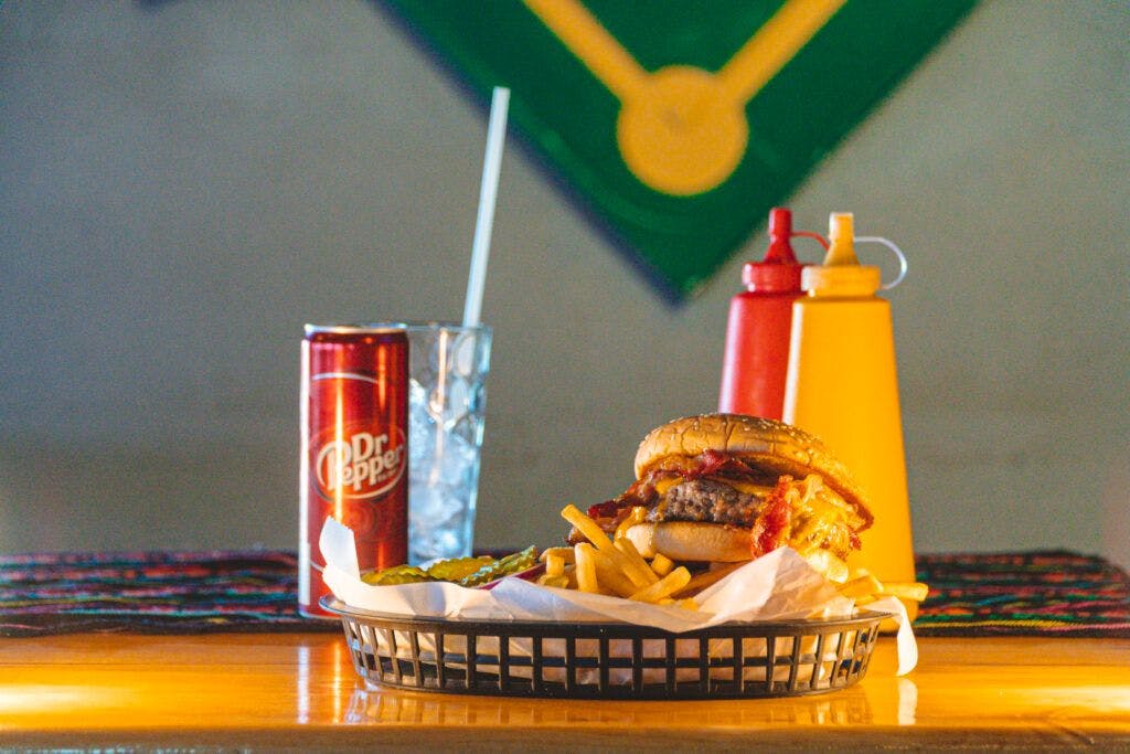 bryan-s-sports-bar-004