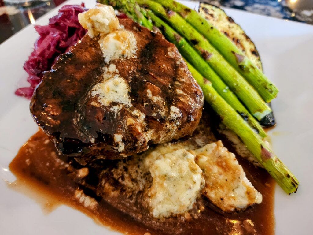 vinny-s-euro-american-cuisine-003