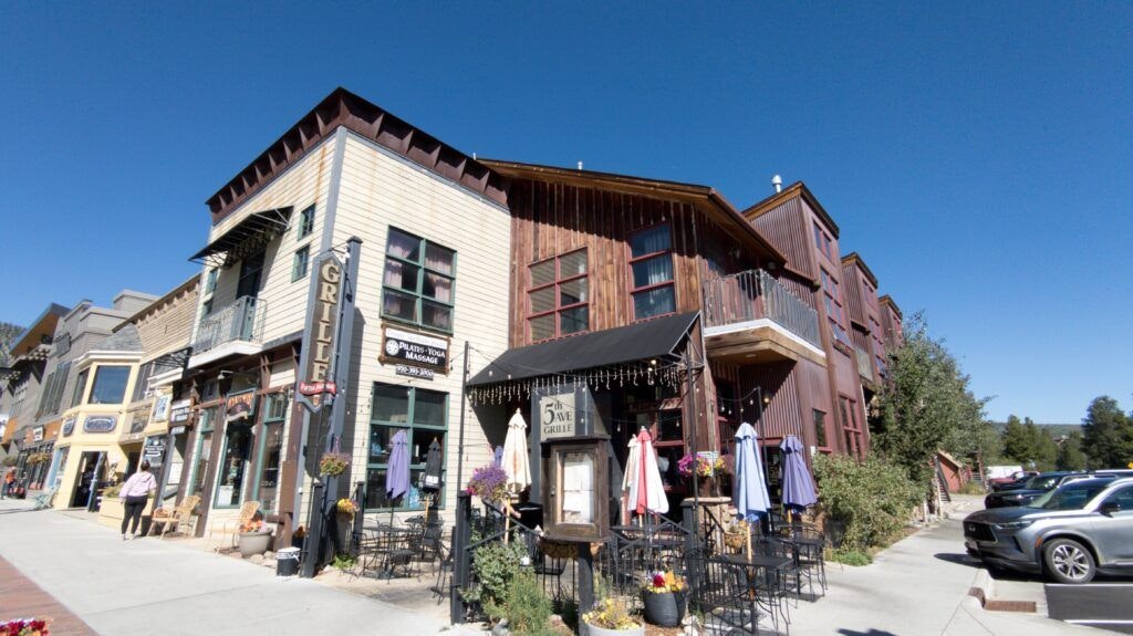 5th-avenue-grille-001