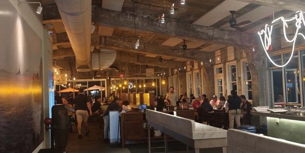 fleet-landing-restaurant-and-bar-001