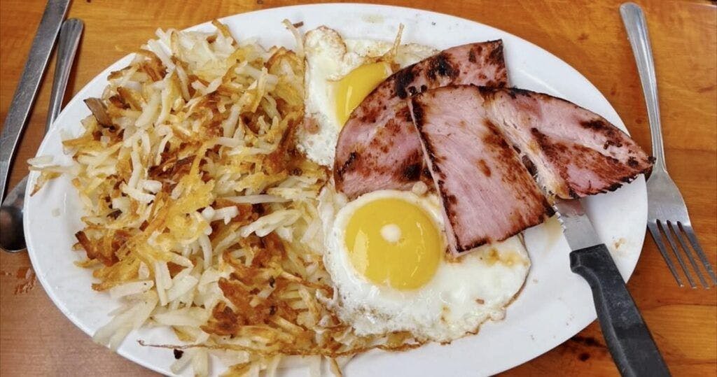 grizzly-manor-cafe-002