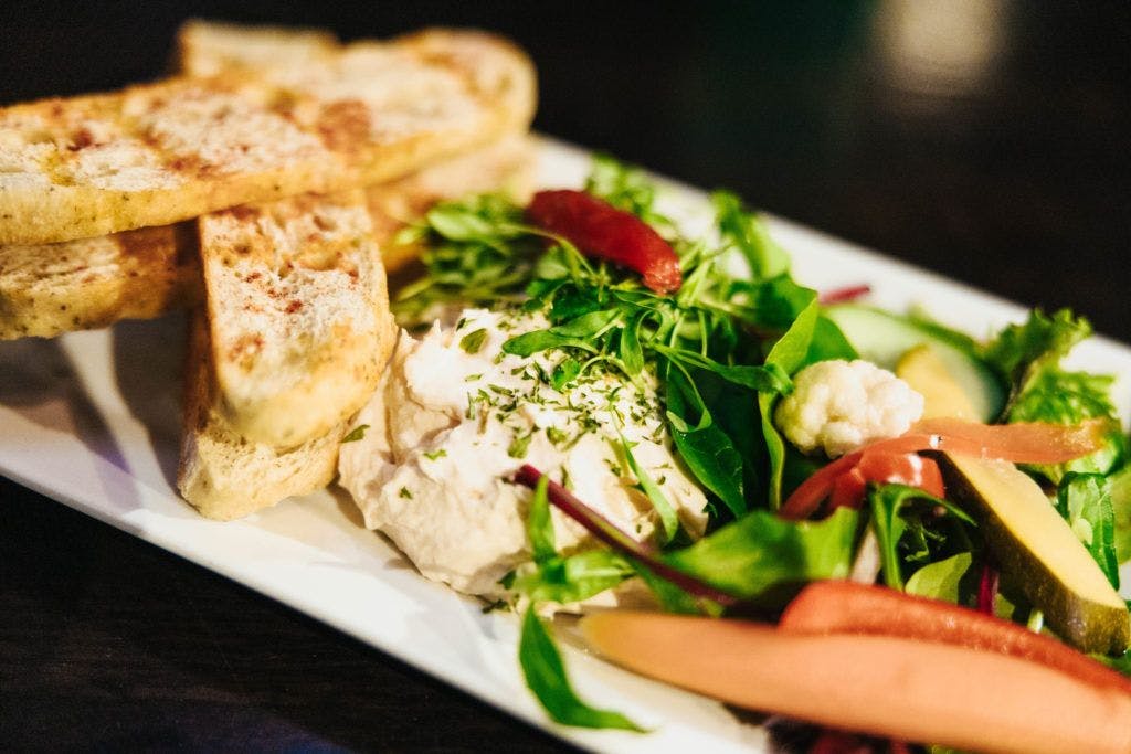 tuque-s-bar-and-grill-014