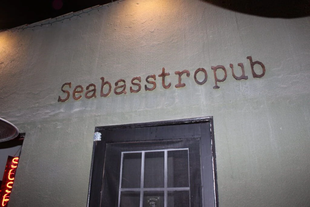 wrench-and-rodent-seabasstropub-001