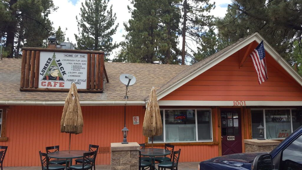 lumberjack-cafe-001