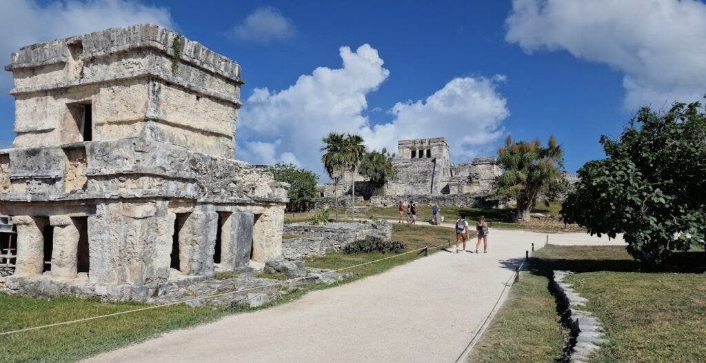 tulum-archaeological-site-on-riviera-maya-002