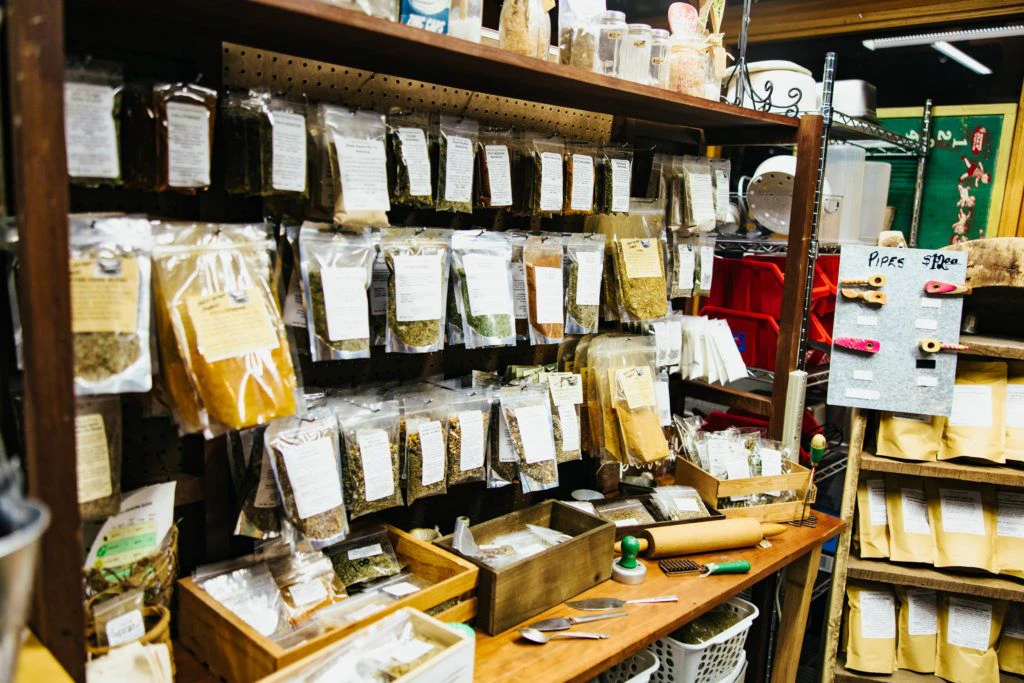 the-creek-company-store-in-silver-creek-002