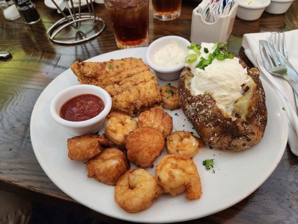 sea-captain-s-house-002