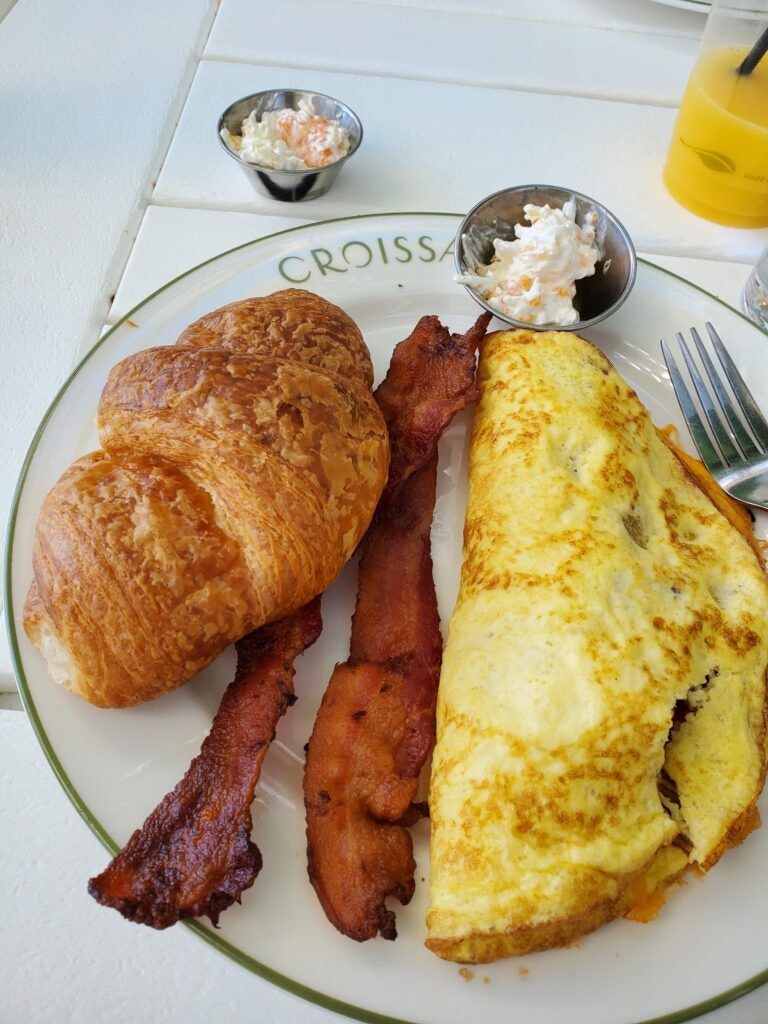 croissants-bistro-and-bakery-002