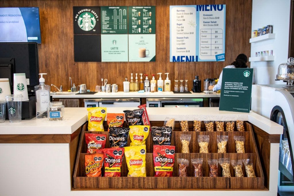 blue-palm-cafe-encantame-towers-011