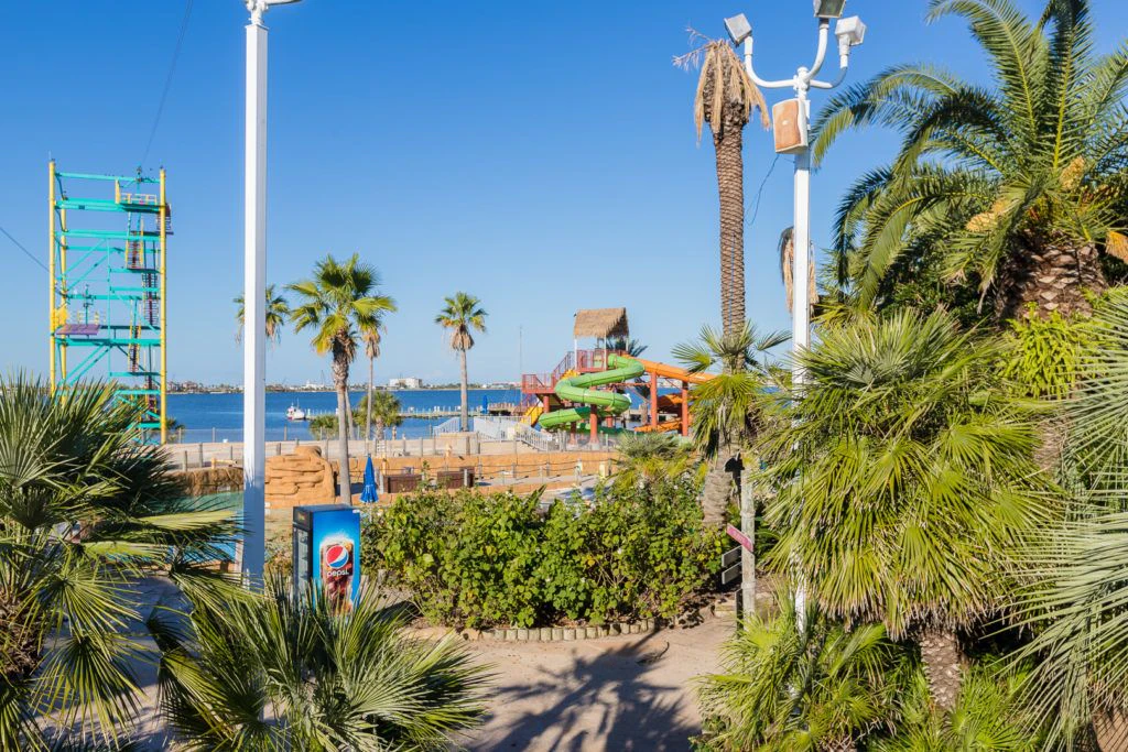 moody-gardens-pyramids-039